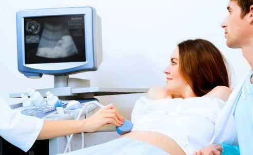 怀孕二个月胎儿的图彩超检查，是一种有效的胎儿健康检查方法