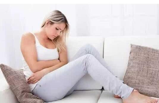 宫腔积液是孕期常见的一种情况，出现积液过多就要及时就诊