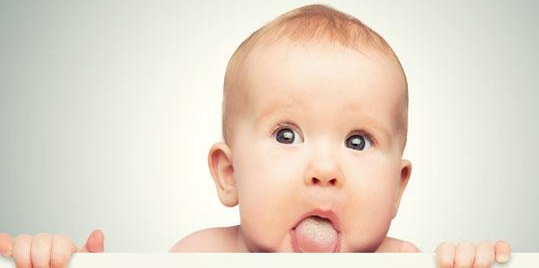 新生儿舌头溃疡的病因是什么？