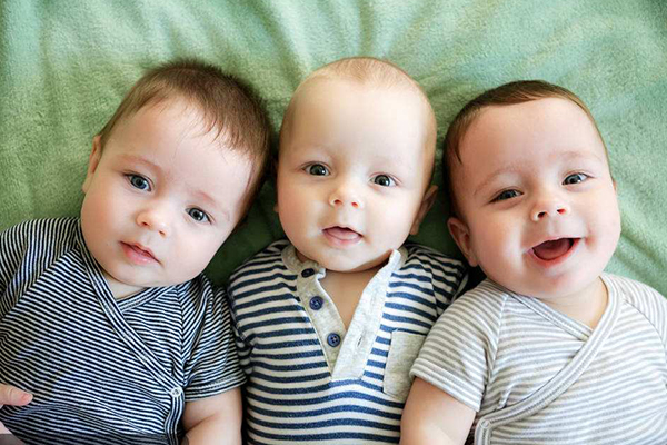 试管三胞胎可以满足夫妻多子的梦想，也可以为不孕症患者提供希望