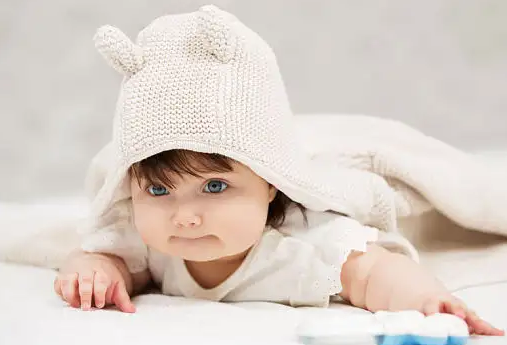 试管婴儿要比正常小孩漂亮吗？一般来说与父母的遗传基因有关