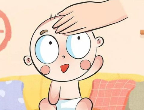 用手摸宝宝的额头热但体温正常应该怎么办呢？