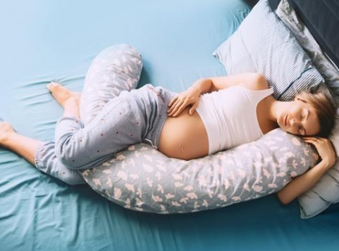孕妇怀男孩之后睡觉会出现什么明显的特征呢？