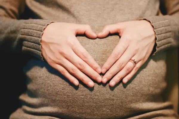 曾经患有脑中风的女性还能怀孕生子吗？