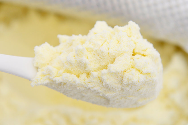 有机奶粉是最适合宝宝食用的奶粉之一，其优势不止更安全这一种