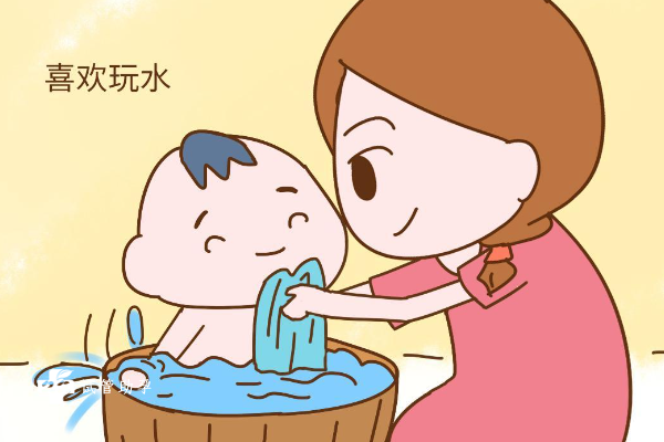 给新生儿洗澡用多少度的水比较合适？