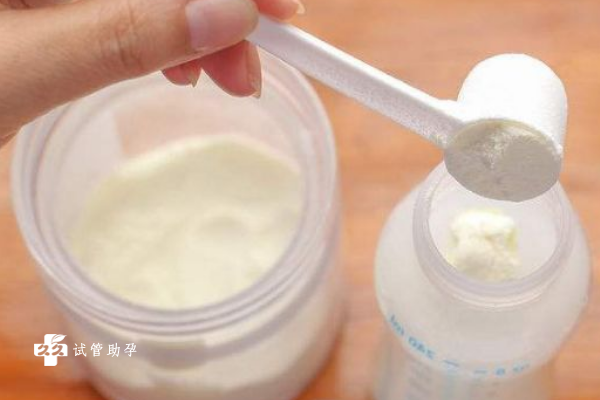 冬天给宝宝冲奶粉用多少度的水比较好？